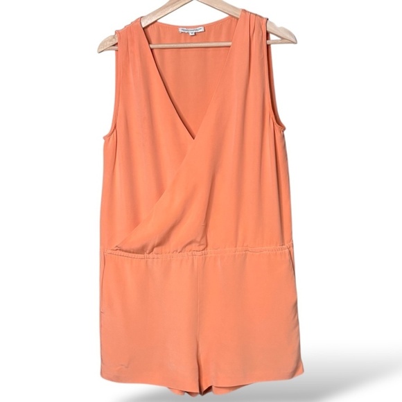 REBECCA MINKOFF 100% Silk Peach Romper Side Slash Pockets Surplice Bodice Sz 10 - Picture 3 of 10
